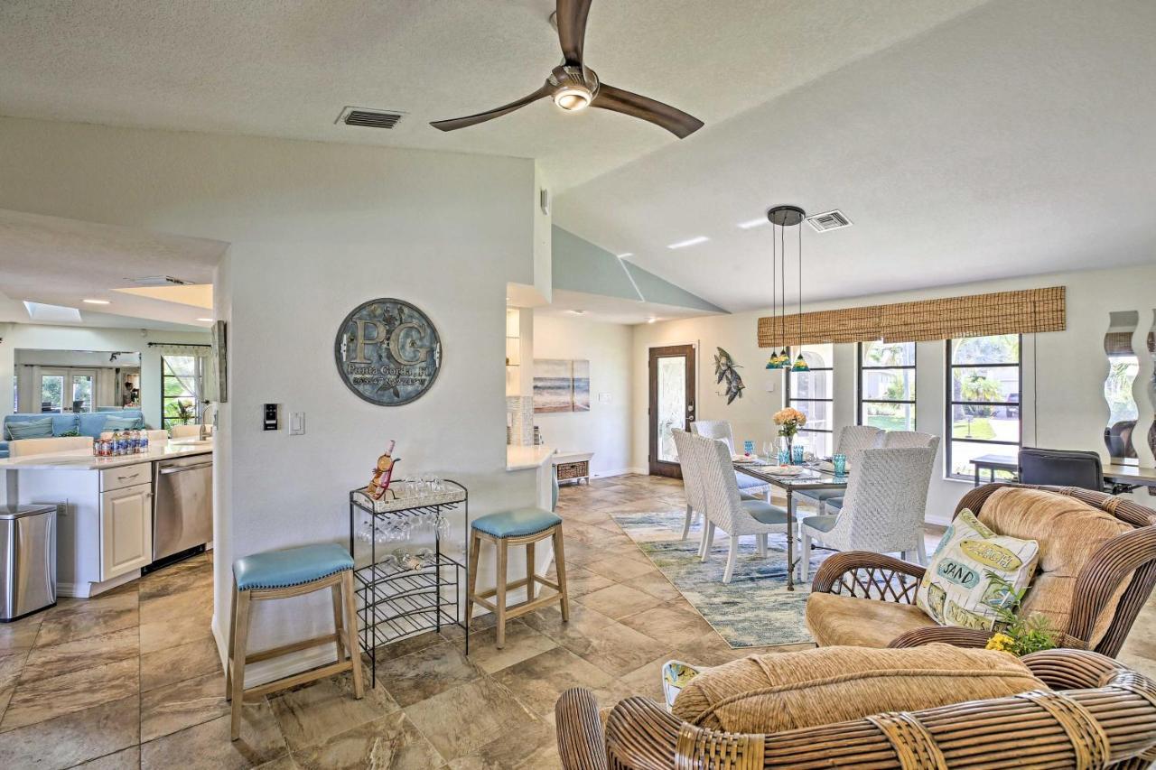 Canal Waterfront Home With Private Pool And Dock! プンタ・ゴーダ エクステリア 写真