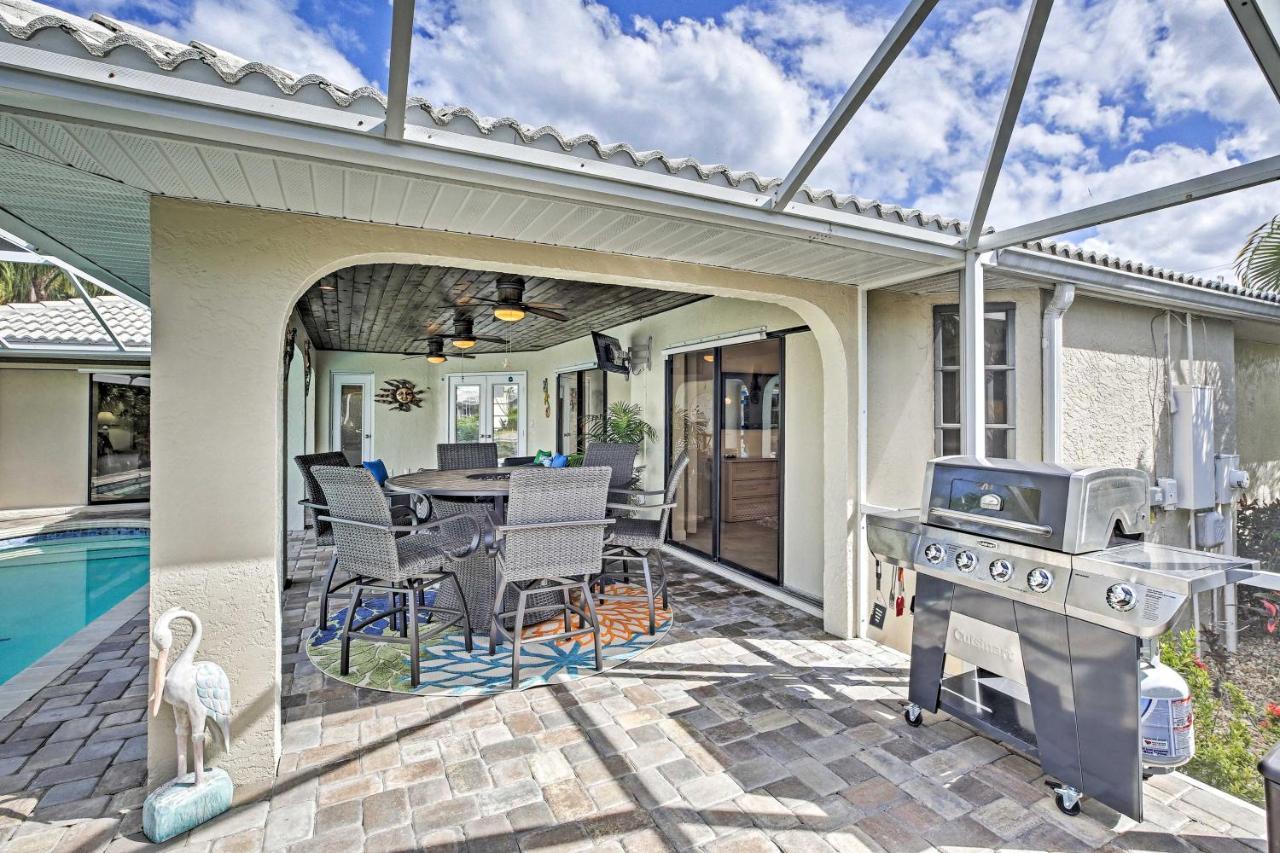 Canal Waterfront Home With Private Pool And Dock! プンタ・ゴーダ エクステリア 写真